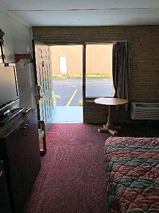 Travelers Inn