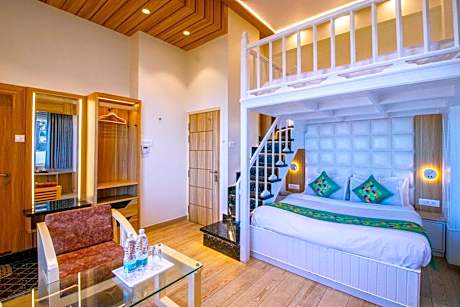 Superior Honeymoon Suite With Valley View