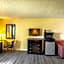 Quality Inn & Suites Woodstock near Lake Geneva