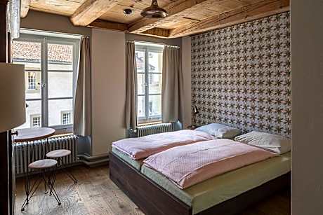 Double Room with Private Bathroom - incl. Museum Access