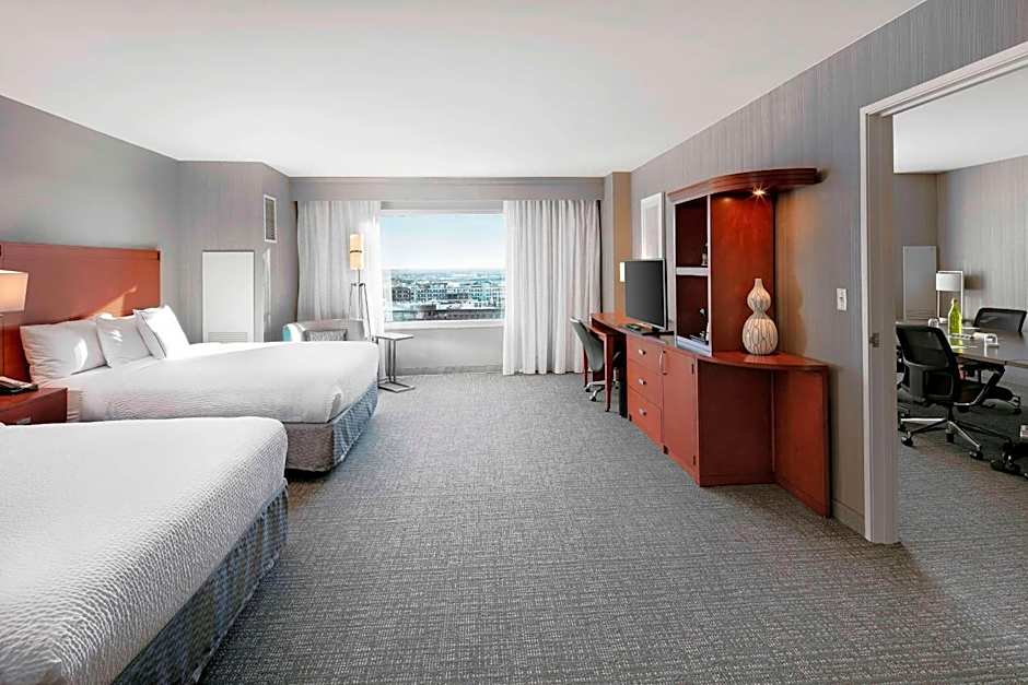 Courtyard by Marriott Indianapolis Downtown
