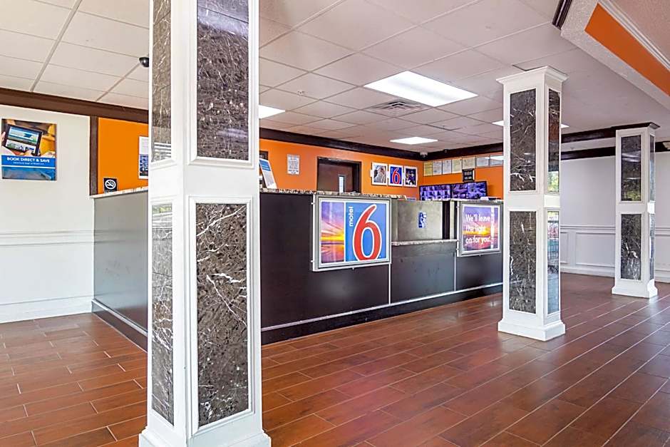 Motel 6-Jonesboro, GA