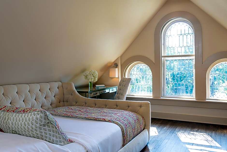 Stonehurst Place Bed & Breakfast