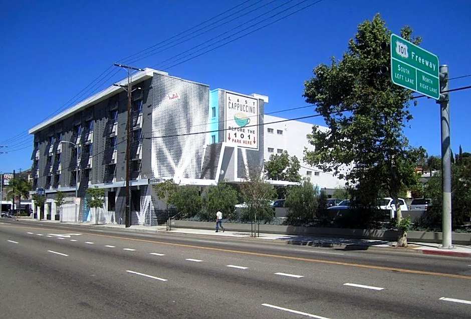 The Adler a Hollywood Hills Hotel