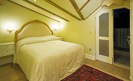 Deluxe Double or Twin Room with Balcony