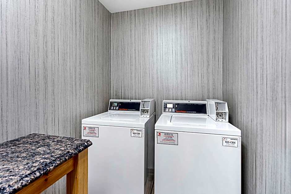 Best Western Plus Bourbonnais Hotel & Suites