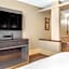Comfort Inn & Suites North Dallas-Addison