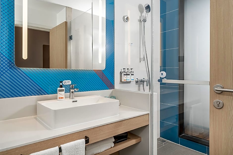 Holiday Inn Express Dandong City Center By IHG