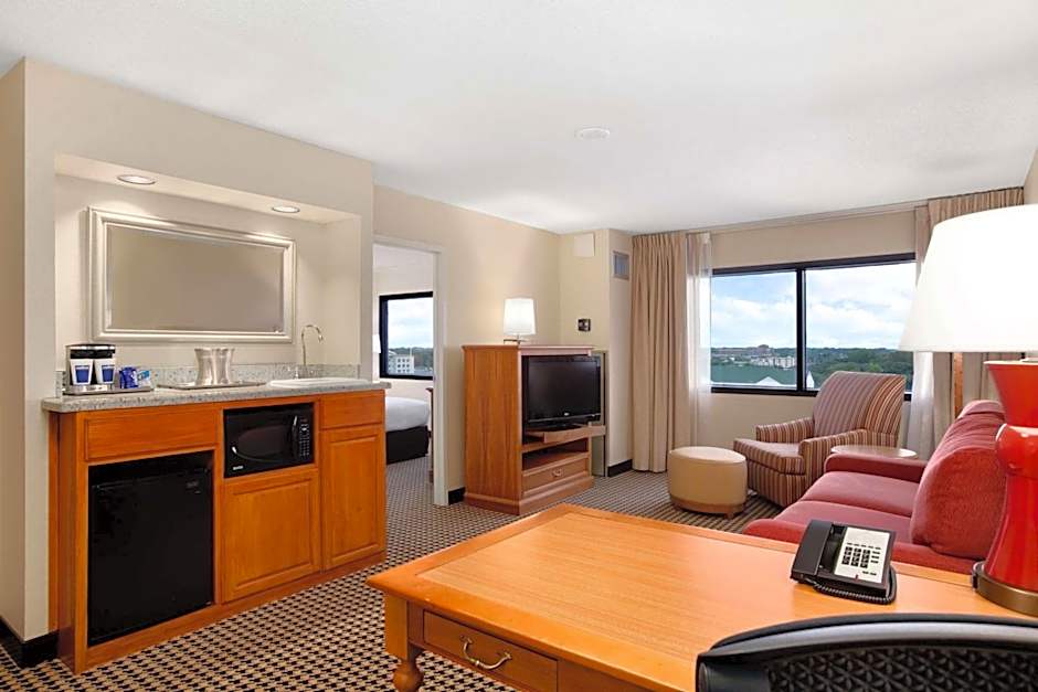 Hilton Suites Chicago Oak Brook