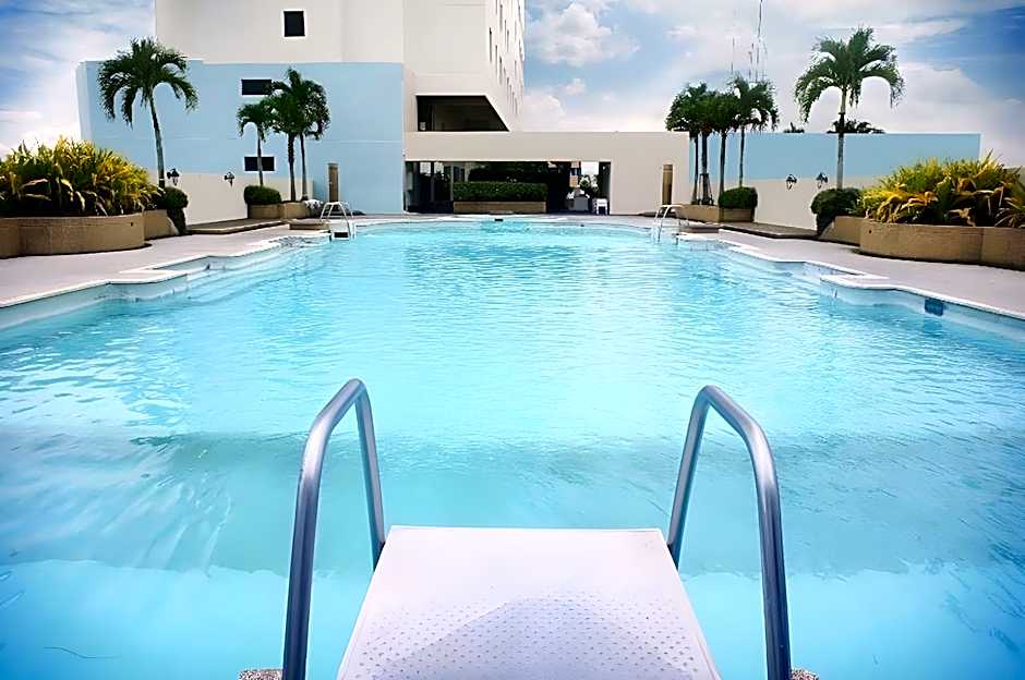 Lee Gardens Plaza Hotel (SHA Extra Plus)