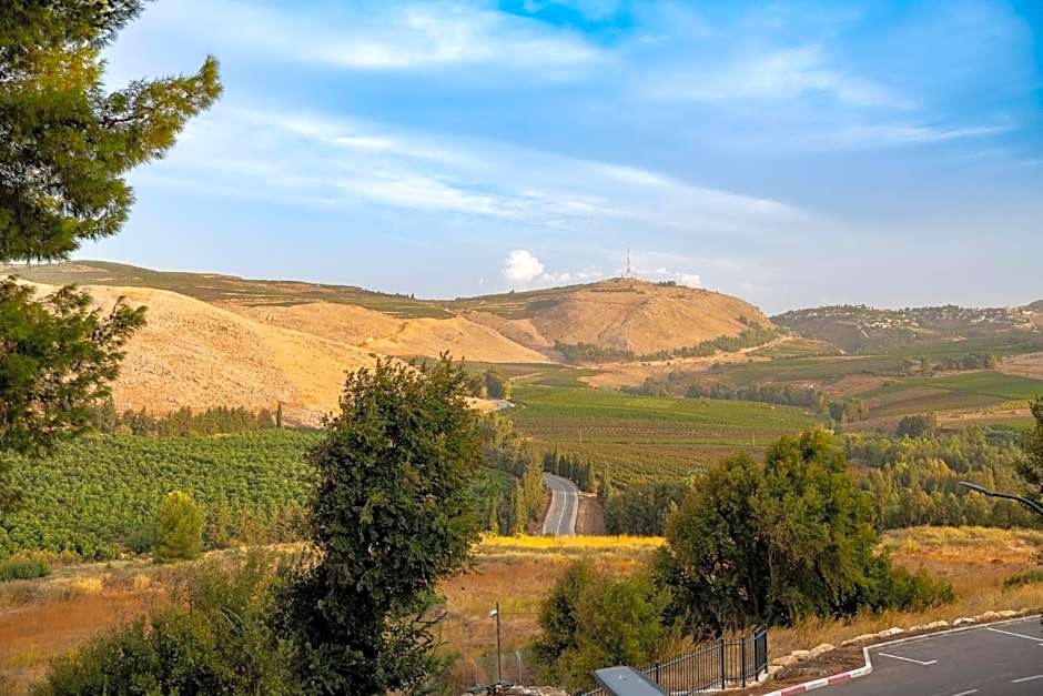 Kfar Giladi Hotel
