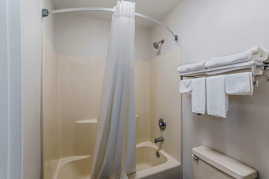 Quality Inn Gallatin-Nashville Metro