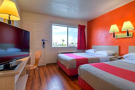 2 Full Beds | Non-Smoking