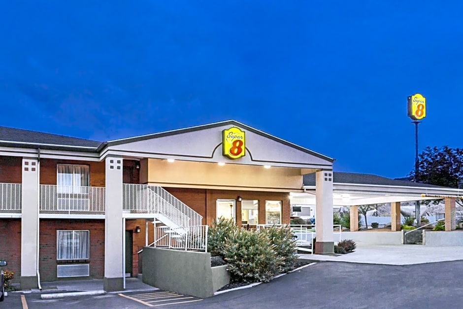 Super 8 by Wyndham Salina/Scenic Hills Area