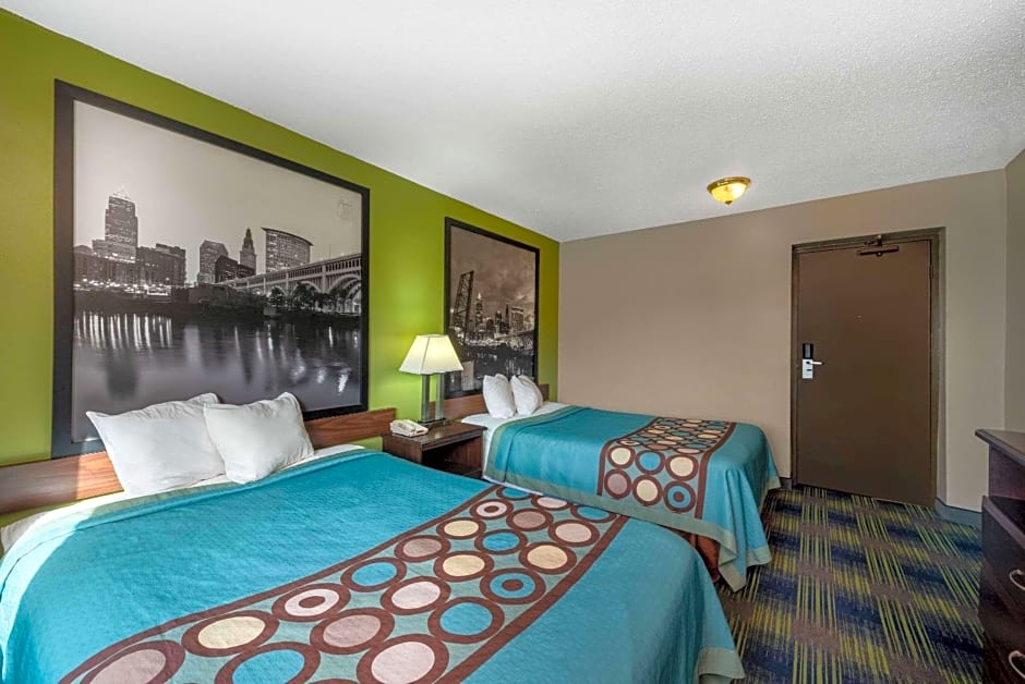 Super 8 by Wyndham Cleveland