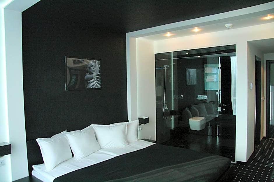 Hotel Fashion - Free Parking