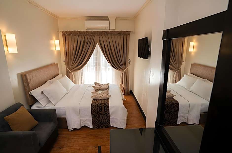 West Loch Park Hotel Vigan