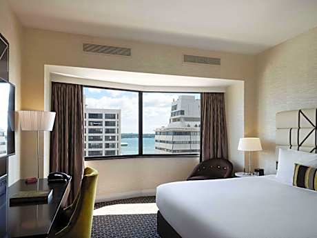 Deluxe King Room with Ocean View