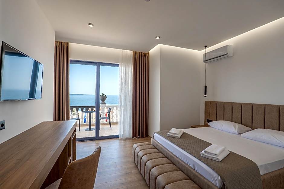 Photo 1 of 50 of Hotel Keos