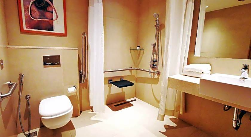 Holiday Inn Bengaluru Racecourse By IHG