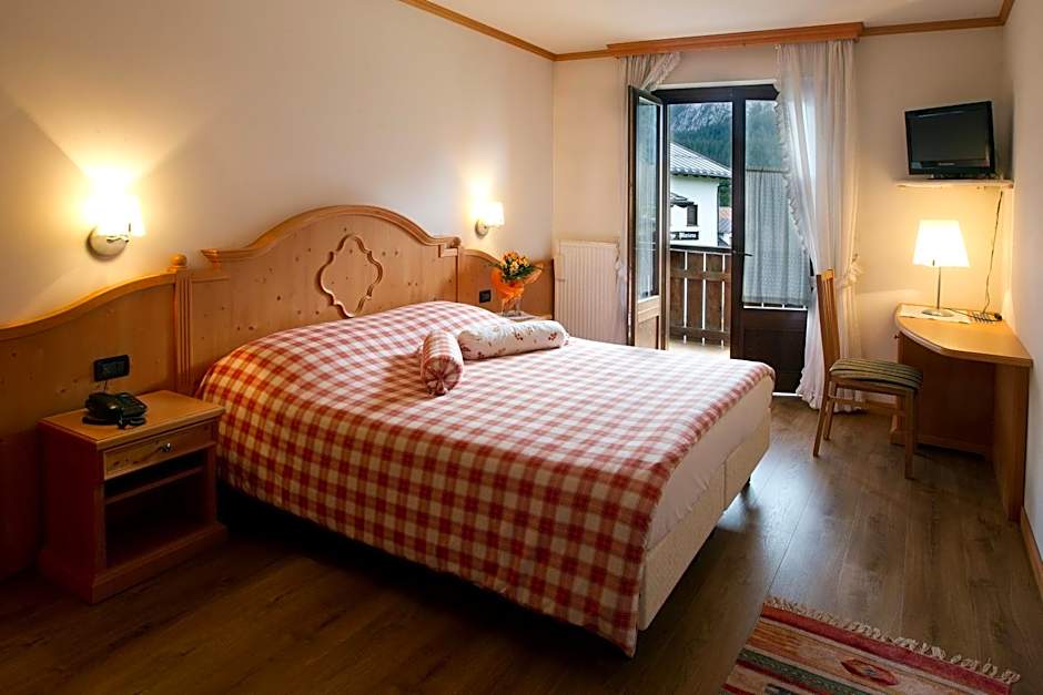 Photo 1 of 5 of 1 Double Bed or 2 Beds
