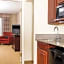 Country Inn & Suites by Radisson, Milwaukee West (Brookfield), WI