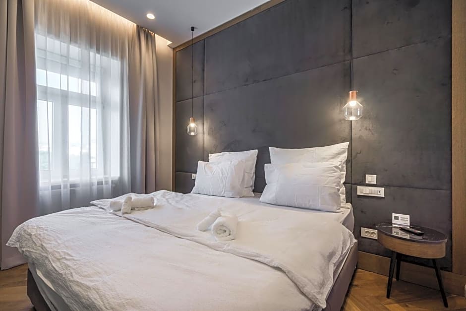 Budapest Eye- Boutique Suites, by BQA