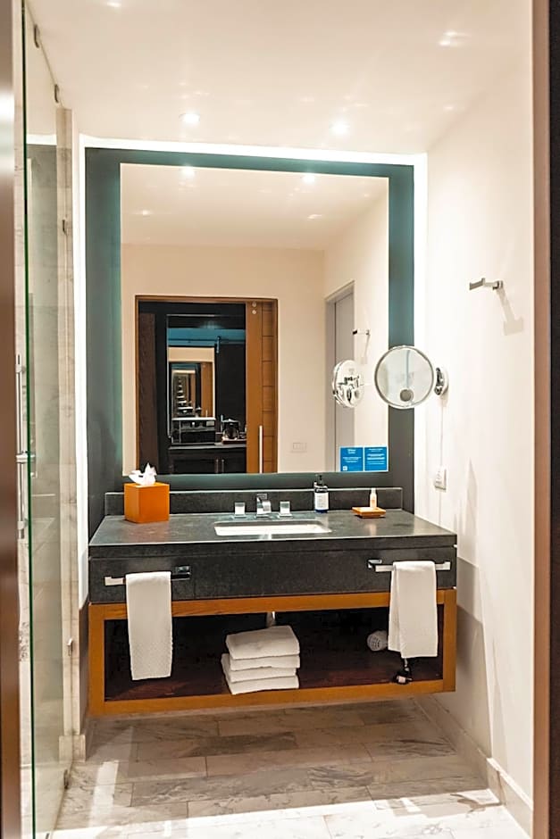 DoubleTree by Hilton Celaya