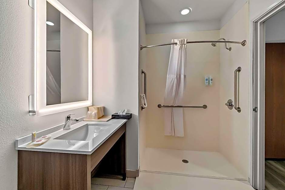 Comfort Inn & Suites Donna near I-2