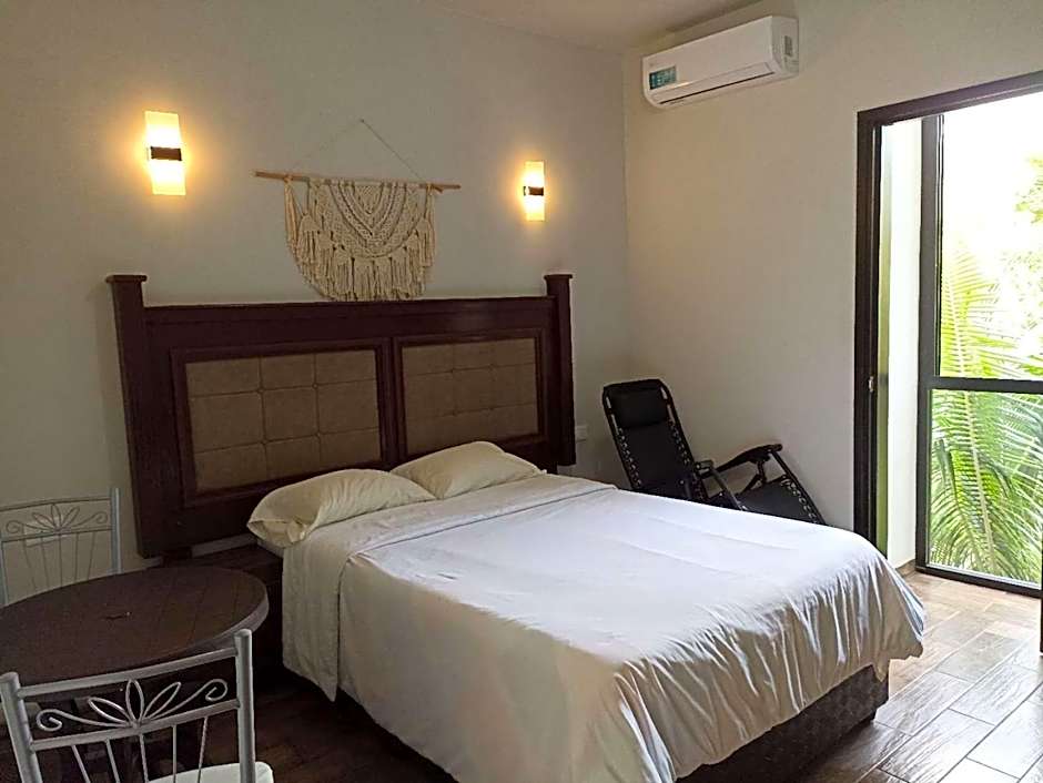 Hotel 230