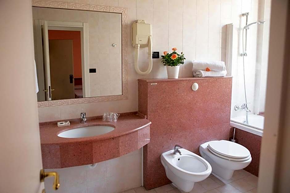 Hotel Milano Pool & Garden