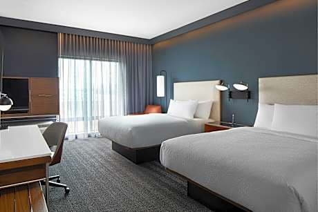 Suite, 2 Queen, Sofa bed