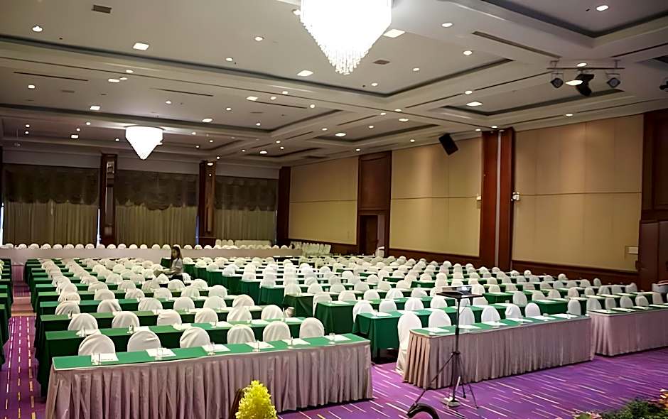 Charoenthanikhonkaen Hotel