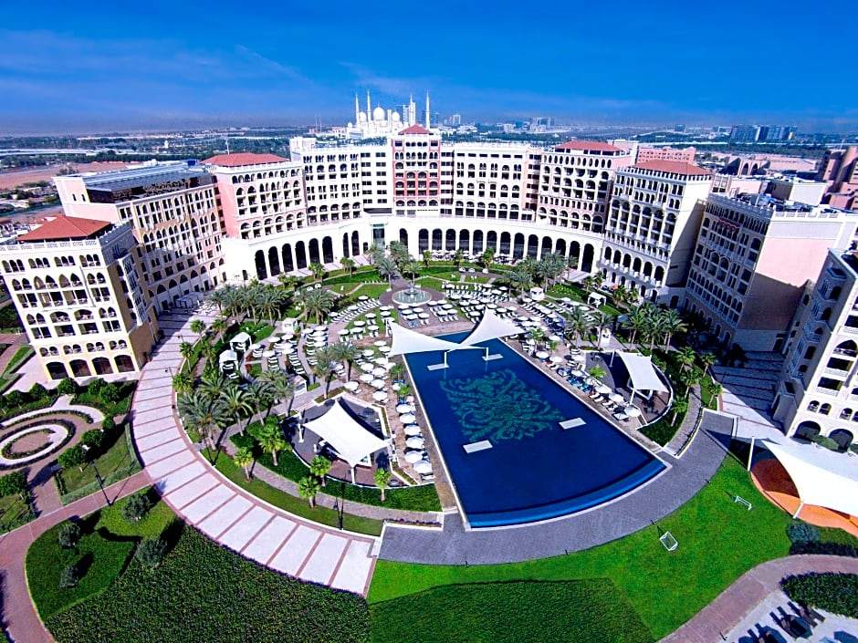 The Ritz-Carlton Abu Dhabi - Grand Canal