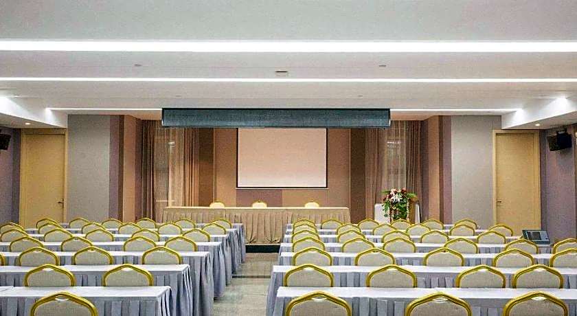 Lavande Hotels· Jingzhou Jianli