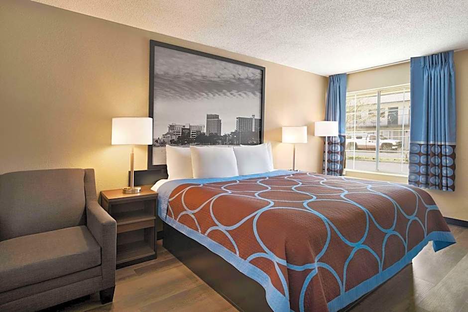 Super 8 by Wyndham Gulfport Near Biloxi