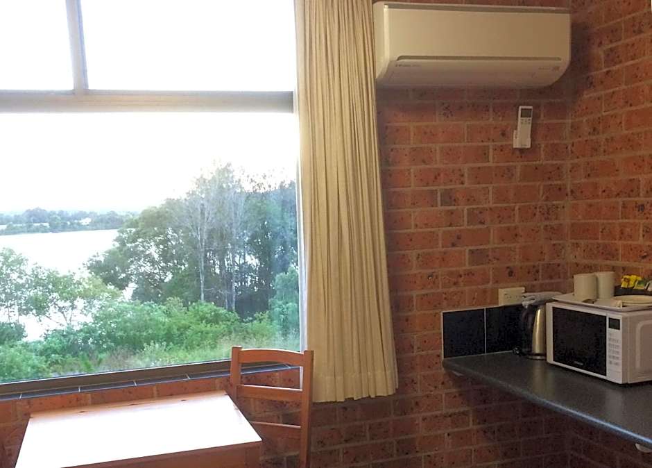 Riverview Motor Inn