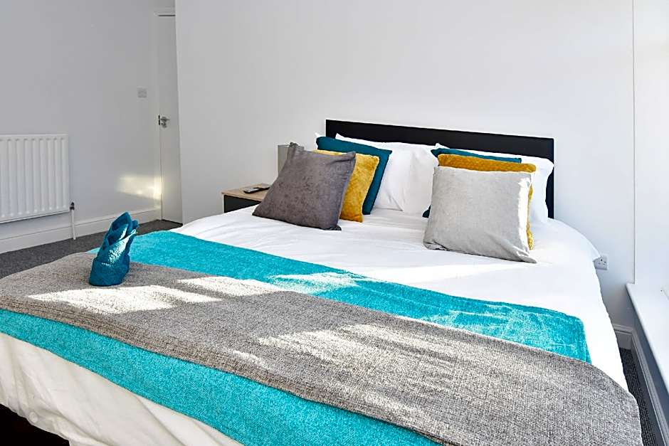 Townhouse @ 272 Walthall Street Crewe