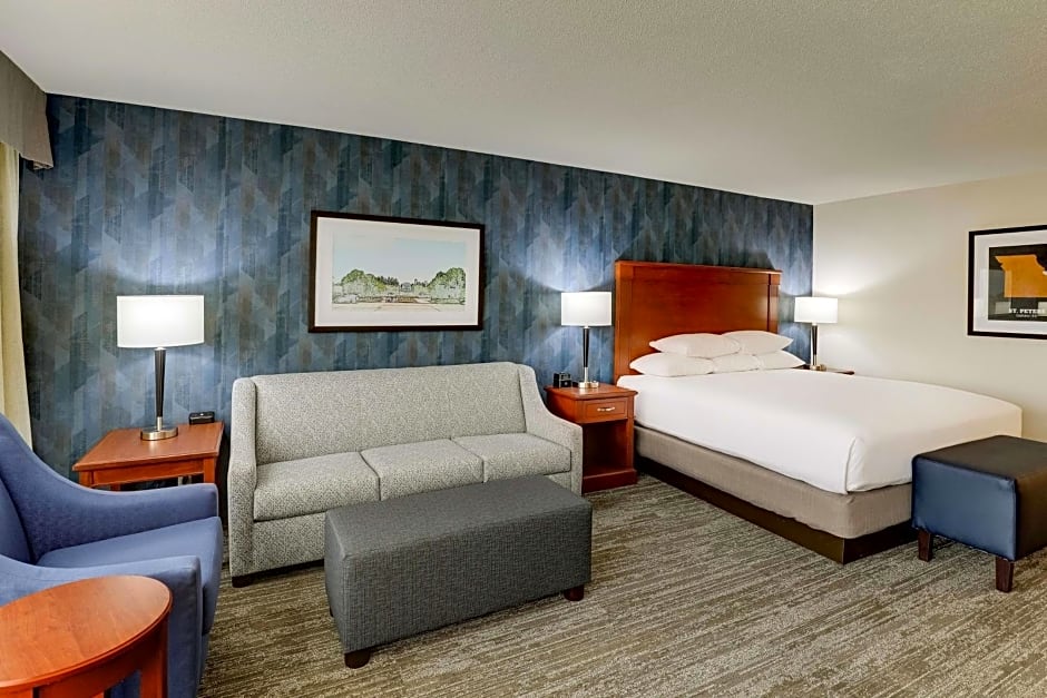 Drury Inn & Suites St. Louis St. Peters