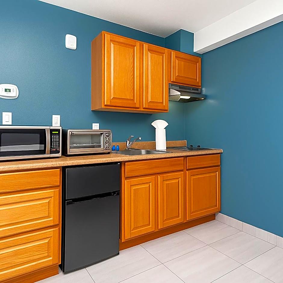 Oyster Bay Inn & Suites