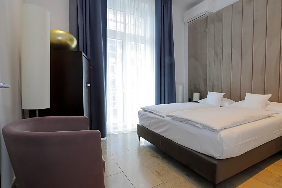 DEVIN Art Hotel