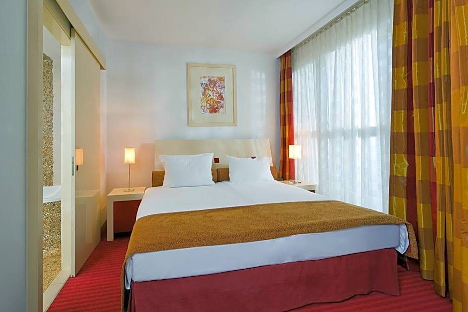 Mamaison Residence Diana