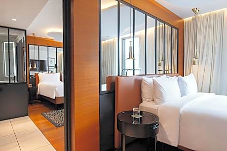 Family Room, 1 Queen bed, 2 twin beds (1 Double Bed)