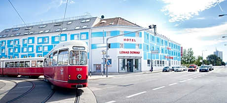 Lenas Donau Hotel