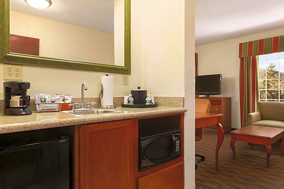 Hampton Inn By Hilton & Suites Greenfield