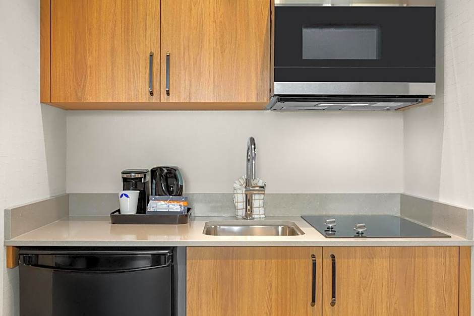Hampton Inn & Suites by Hilton Langley-Surrey