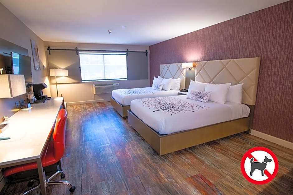 Empeiria High Sierra Hotel