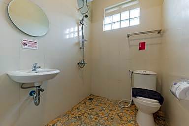 RedDoorz Plus @ Bagusrangin Street