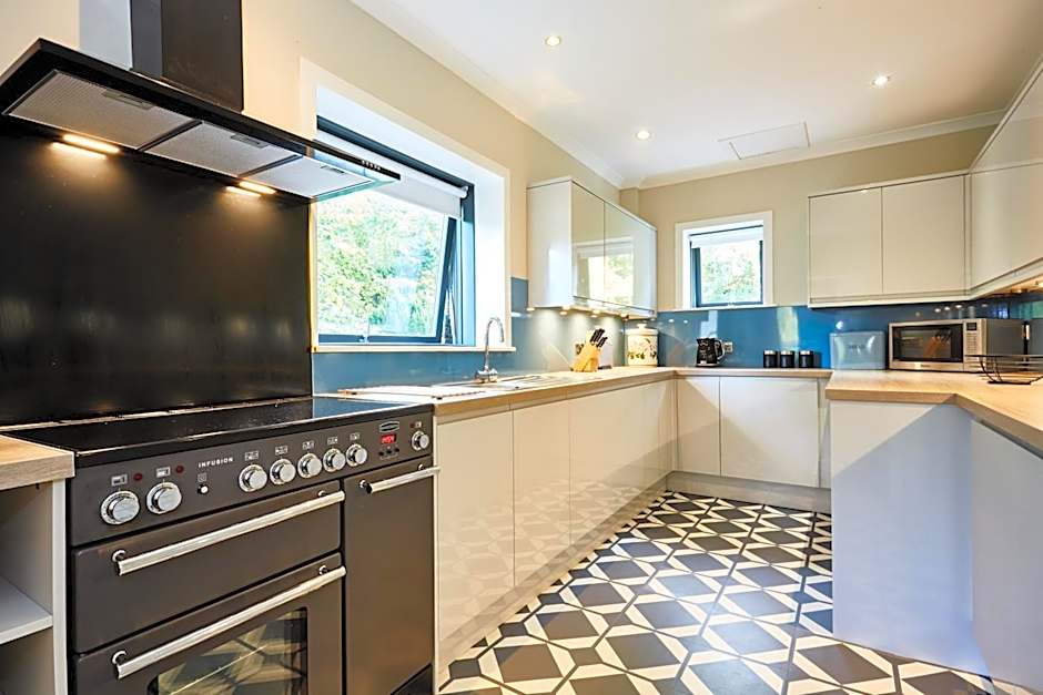 LOCH TAY HIGHLAND LODGES and GLAMPING PARK