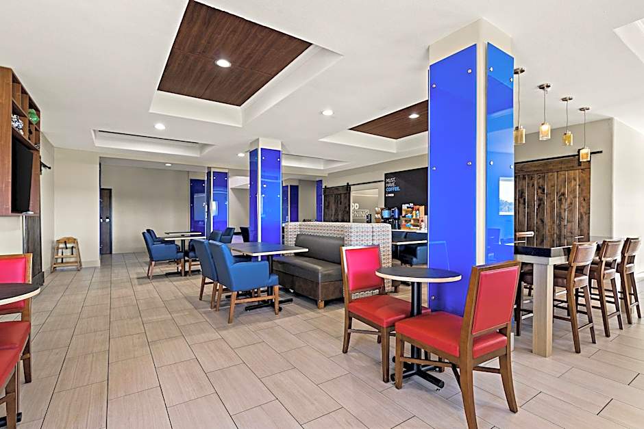 Holiday Inn Express Hotel and Suites Okmulgee By IHG